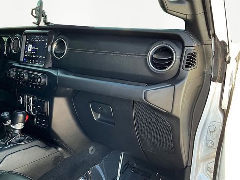 Used 2021 Jeep Gladiator Overland w/ Popular Equipment Package image 16