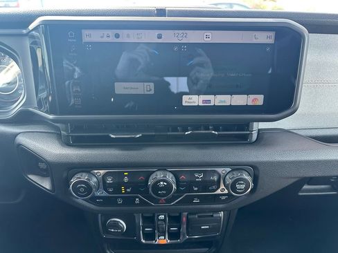 Used 2024 Jeep Wrangler Sport S image 18