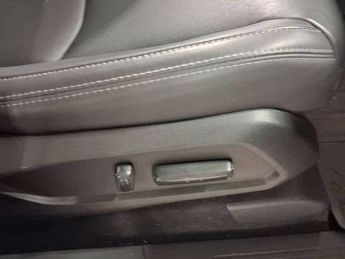 Used 2025 Honda Pilot Touring image 20