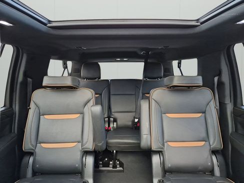 Used 2024 GMC Yukon XL AT4 w/ AT4 Premium Plus Package AWD/4WD image 44