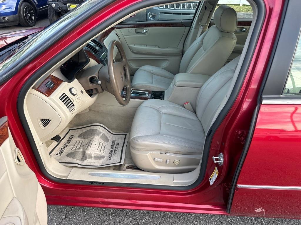 Used 2006 Cadillac DTS w/ Trunk Convenience Package FWD image 15