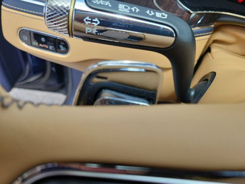 Used 2025 Bentley Flying Spur Plug-In Hybrid AWD/4WD image 62