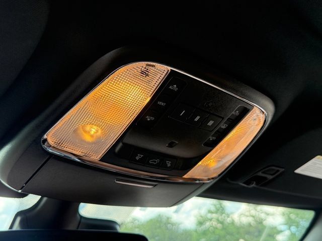 Used 2021 Jeep Grand Cherokee Overland AWD/4WD image 19