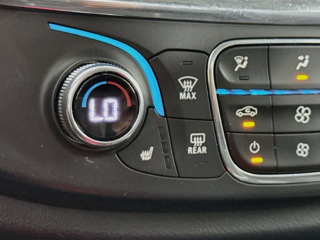 Used 2021 Chevrolet Traverse LT FWD image 20