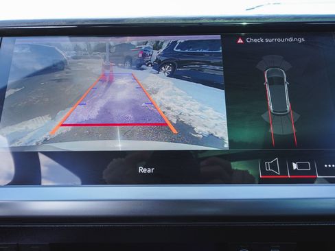 Used 2024 Audi Q4 e-tron Premium w/ Convenience Package image 19