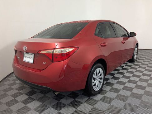 Used 2018 Toyota Corolla LE image 5