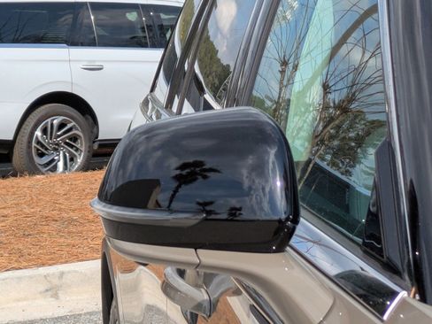 Certified 2025 Lincoln Aviator Reserve image 9