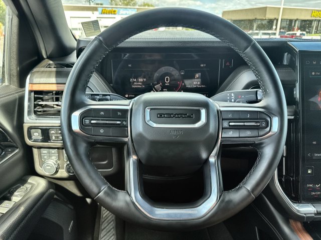 Used 2025 GMC Yukon Denali AWD/4WD image 14