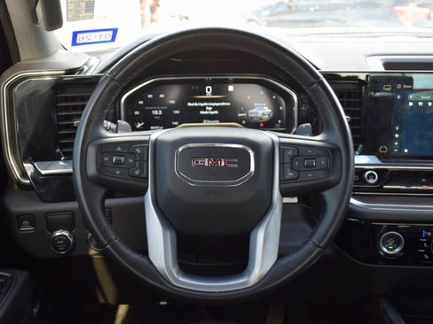 Used 2022 GMC Sierra 1500 SLT w/ SLT Convenience Package image 11