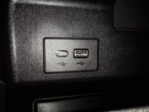 Used 2023 GMC Sierra 1500 Elevation image 24