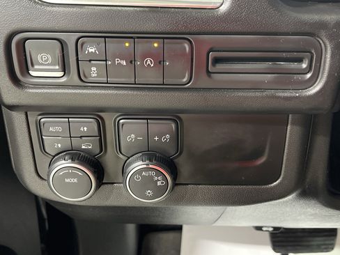 Used 2023 Chevrolet Tahoe RST AWD/4WD image 32