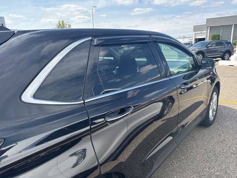 Used 2022 Ford Edge Titanium AWD/4WD image 12