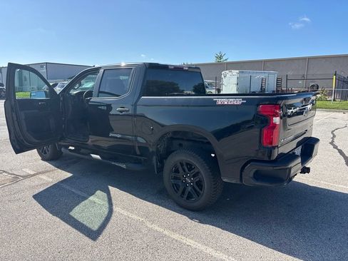 Used 2022 Chevrolet Silverado 1500 Custom Trail Boss w/ Safety Confidence Package AWD/4WD image 2