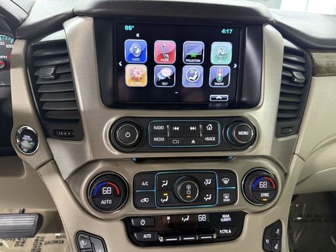 Used 2017 GMC Yukon XL Denali AWD/4WD image 24
