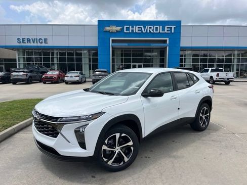 New 2026 Chevrolet Trax RS FWD image 2