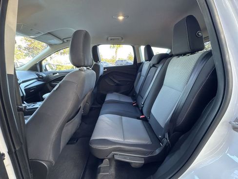 Used 2019 Ford Escape SE image 26