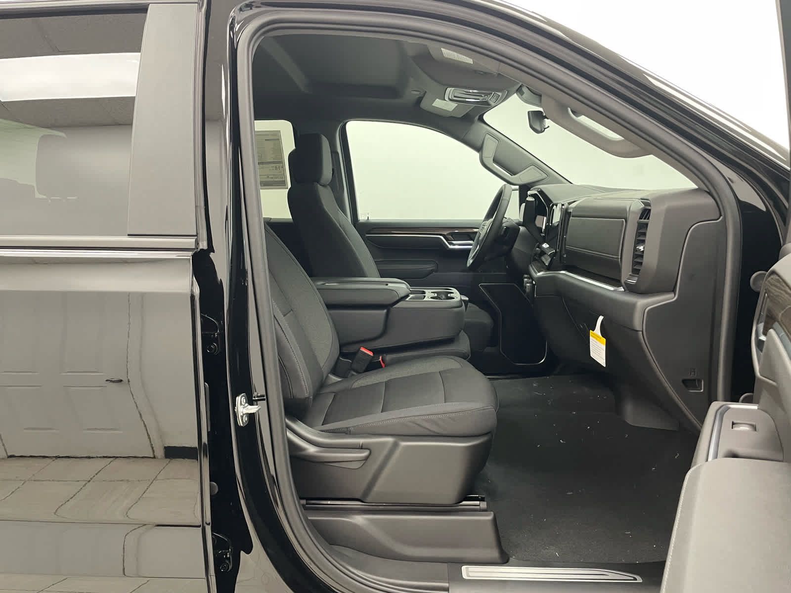 New 2026 Chevrolet Silverado 1500 RST w/ RST Select Package AWD/4WD image 15