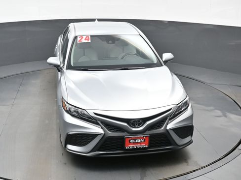 Used 2024 Toyota Camry SE image 34