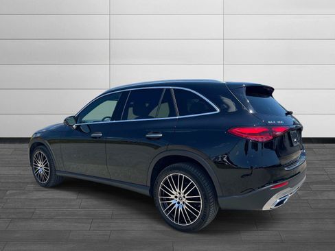 Used 2026 Mercedes-Benz GLC 300 image 4