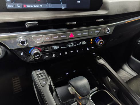 Used 2024 Kia Telluride SX Prestige X-Pro image 12