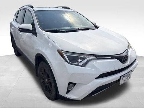 Used 2018 Toyota RAV4 XLE AWD/4WD image 7