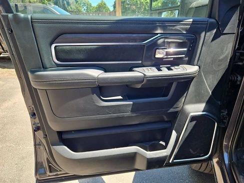 New 2026 RAM 2500 Laramie AWD/4WD image 11