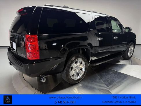 Used 2007 GMC Yukon XL SLT w/ SLT Preferred Equipment Group RWD image 2