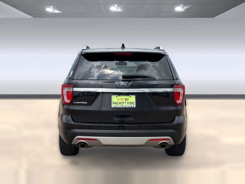 Used 2017 Ford Explorer Limited w/ Equipment Group 301A FWD image 9
