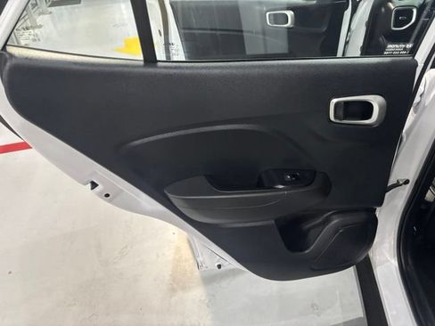 Used 2021 Hyundai Venue SEL FWD image 26