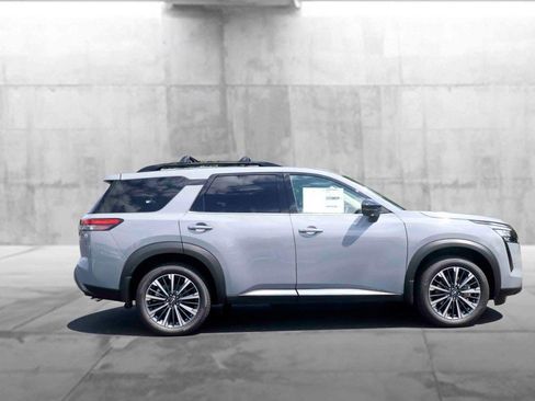 New 2026 Nissan Pathfinder Platinum AWD/4WD image 5