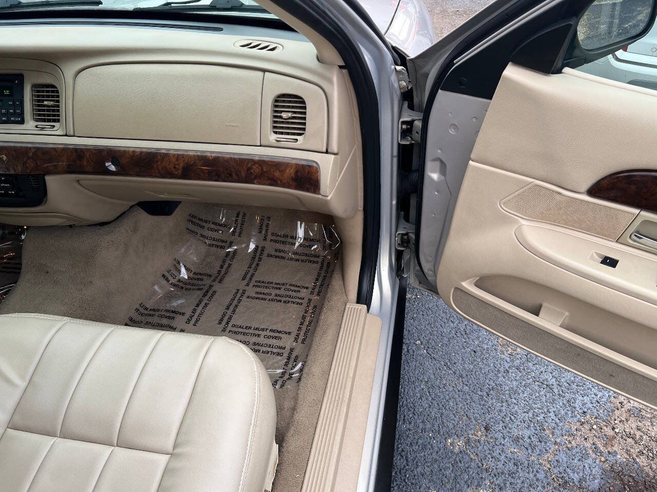 Used 2010 Mercury Grand Marquis LS RWD image 31