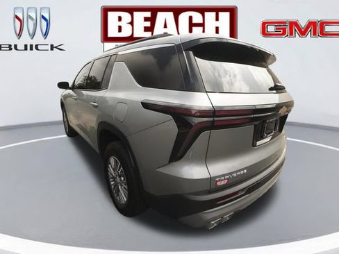 Used 2026 Chevrolet Traverse LT FWD image 5