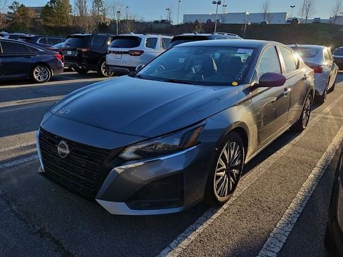 Used 2023 Nissan Altima 2.5 SV image 4