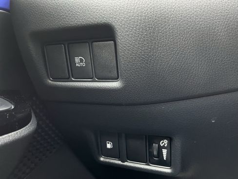 Used 2020 Toyota C-HR XLE image 30