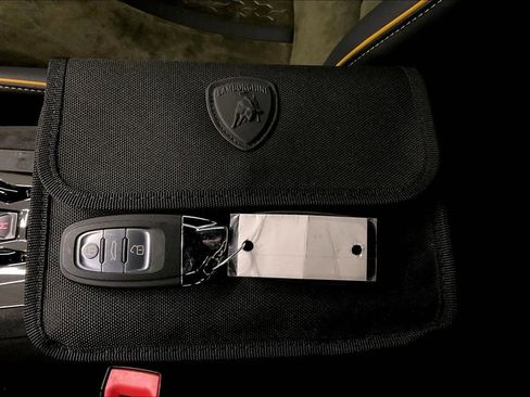 Used 2024 Lamborghini Huracan Sterrato image 21