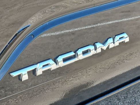 Certified 2025 Toyota Tacoma SR5 AWD/4WD image 11
