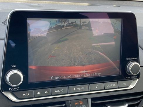 Used 2025 Nissan Altima 2.5 SV image 19