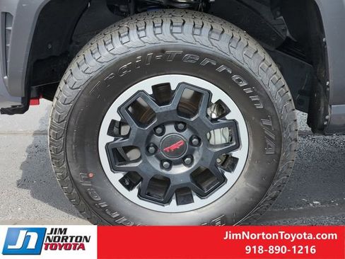 Used 2025 Toyota Tacoma TRD Off-Road image 15