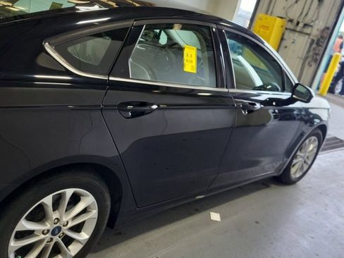 Used 2020 Ford Fusion SE FWD image 7