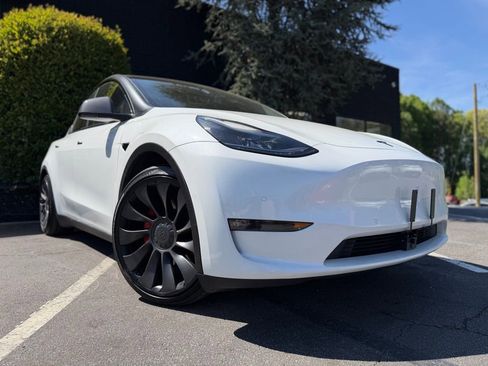 Used 2022 Tesla Model Y Performance image 8