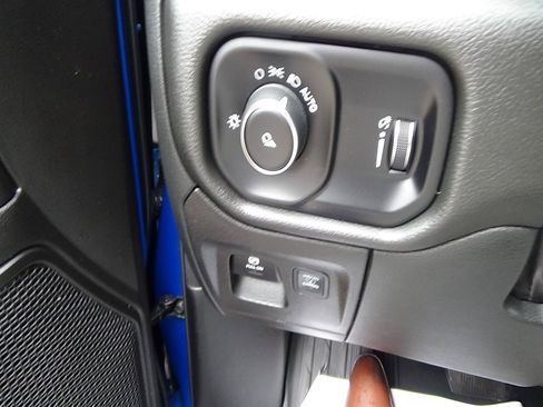 Certified 2025 RAM 1500 Tradesman AWD/4WD image 19