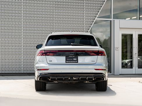Certified 2025 Audi Q8 Premium Plus w/ Premium Plus Package AWD/4WD image 30