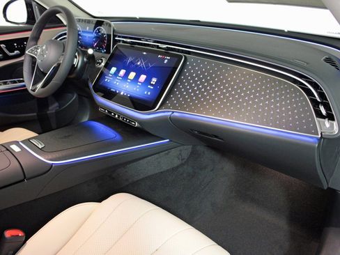 New 2026 Mercedes-Benz E 350 4MATIC Sedan image 30