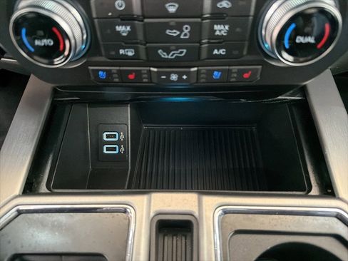 Used 2018 Ford F150 Platinum w/ Equipment Group 701A Luxury image 46