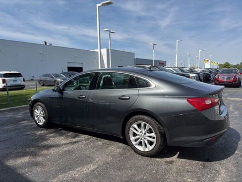 Used 2018 Chevrolet Malibu LT FWD image 4