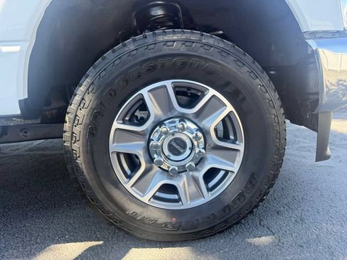 Used 2025 Ford F250 Lariat w/ FX4 Off-Road Package AWD/4WD image 36