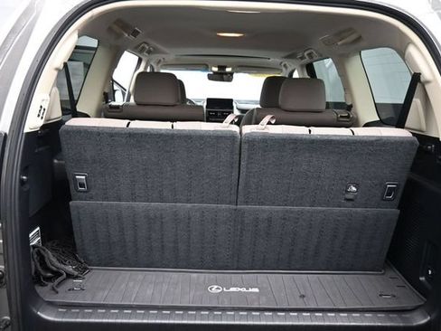 Used 2023 Lexus GX 460 Premium w/ Accessory Package AWD/4WD image 33