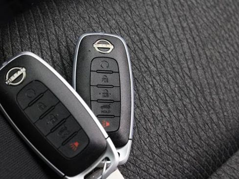 Certified 2024 Nissan Rogue SV FWD image 30