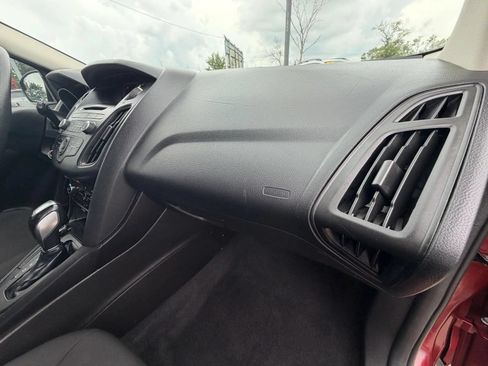 Used 2016 Ford Focus SE FWD image 14