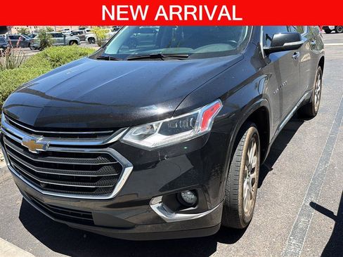 Used 2021 Chevrolet Traverse Premier FWD image 1